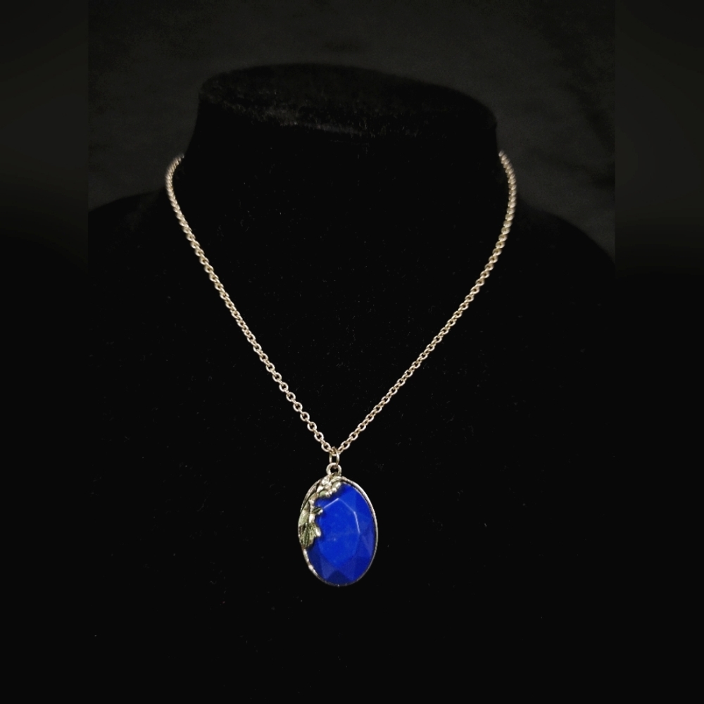 Necklace - Picture 4 of 4